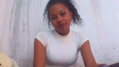 moumou_xxx1 live cam on Cam4