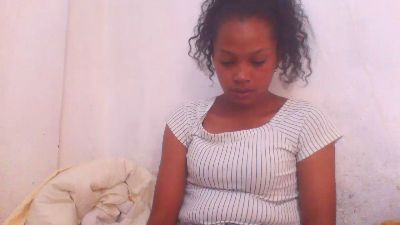 moumou_xxx1 live cam on Cam4