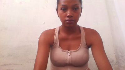 moumou_xxx1 live cam on Cam4