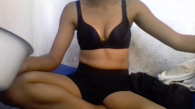 moumou_xxx1 live cam on Cam4