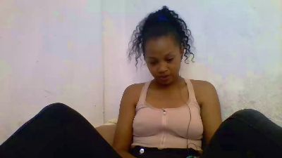 moumou_xxx1 live cam on Cam4