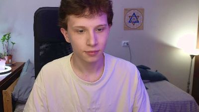mrarty3 live cam on Cam4