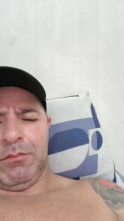 mrciogrei22 live cam on Cam4