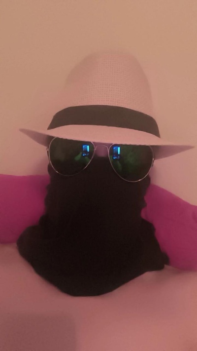 mrdick4 live cam on Cam4