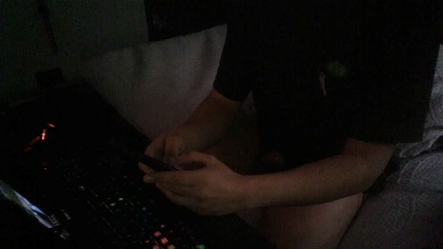 mrmojorisin69 live cam on Cam4
