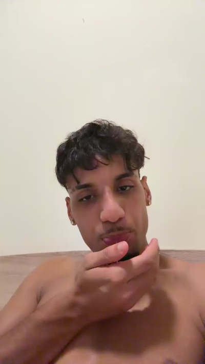 munir19001 live cam on Cam4