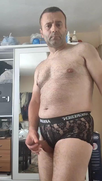 muscularbigcock live cam on Cam4