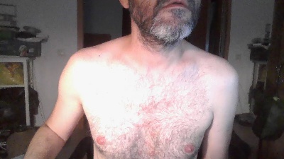 muy__versatil live cam on Cam4