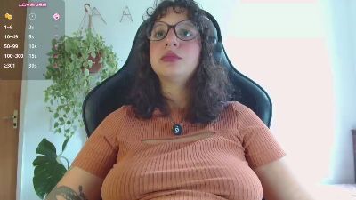 myamillor live cam on Cam4