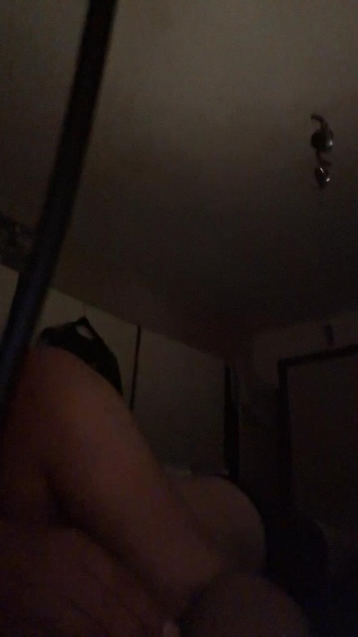 mylo20 live cam on Cam4