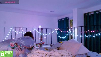 mymoonstar live cam on Cam4