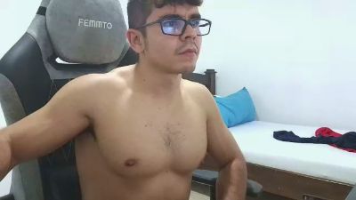 mymrmuscle live cam on Cam4