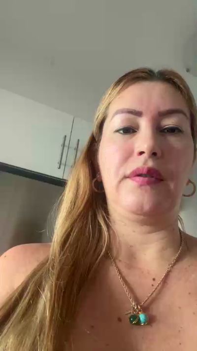 mystiquevegax live cam on Cam4