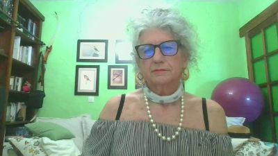 nacha8888 live cam on Cam4