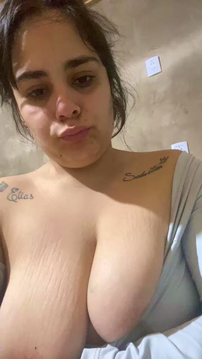 nadia3 live cam on Cam4