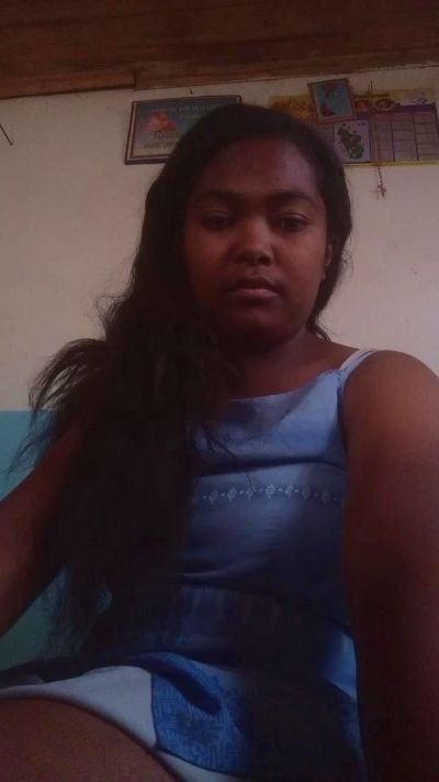 nadiah01 live cam on Cam4