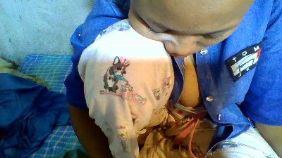 nadiah01 live cam on Cam4