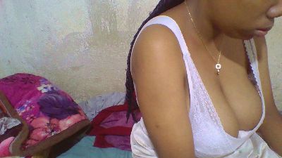 nadiah01 live cam on Cam4