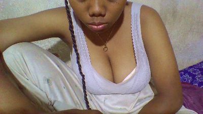 nadiah01 live cam on Cam4