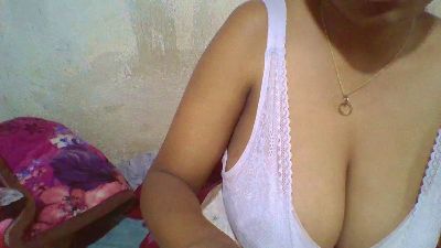 nadiah01 live cam on Cam4
