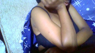 nadiah01 live cam on Cam4