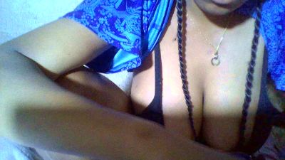 nadiah01 live cam on Cam4
