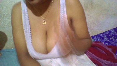 nadiah01 live cam on Cam4