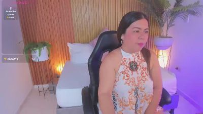 nahia_1 live cam on Cam4