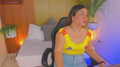 nahia_1 live cam on Cam4