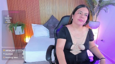 nahia_1 live cam on Cam4