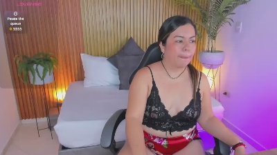 nahia_1 live cam on Cam4