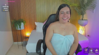 nahia_1 live cam on Cam4