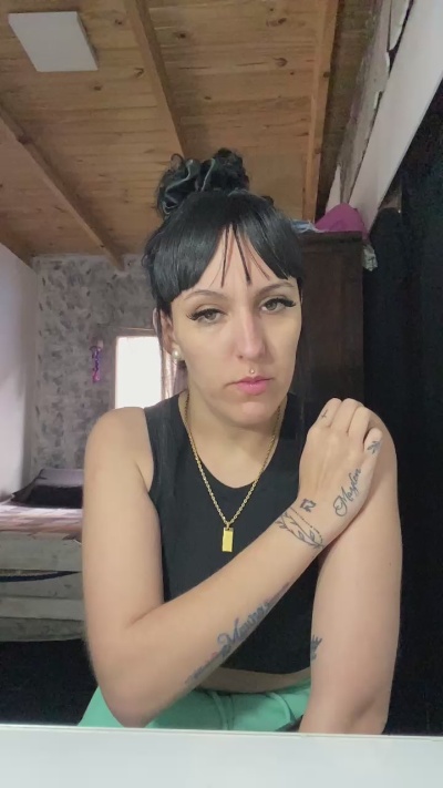 nahirrv live cam on Cam4