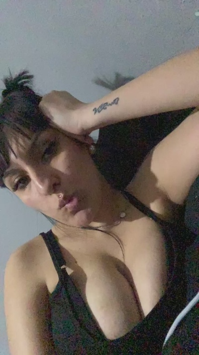 nahirrv live cam on Cam4