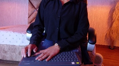 nairobi8 live cam on Cam4