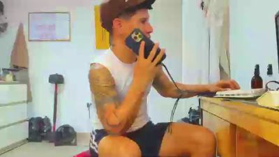 nakedfoam1 live cam on Cam4
