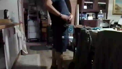 nakedworkbear2 live cam on Cam4
