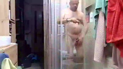 nakedworkbear2 live cam on Cam4