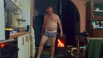 nakedworkbear2 live cam on Cam4