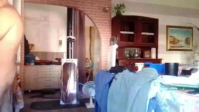 nakedworkbear2 live cam on Cam4