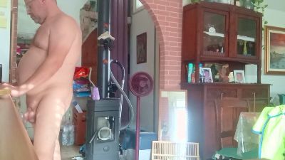 nakedworkbear2 live cam on Cam4