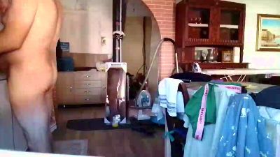 nakedworkbear2 live cam on Cam4