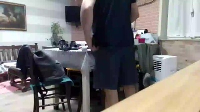 nakedworkbear2 live cam on Cam4