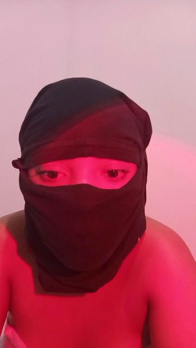 nanda187 live cam on Cam4