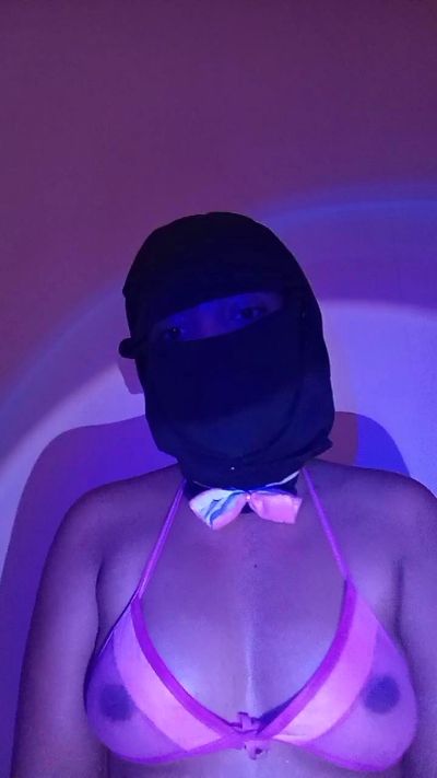 nanda187 live cam on Cam4