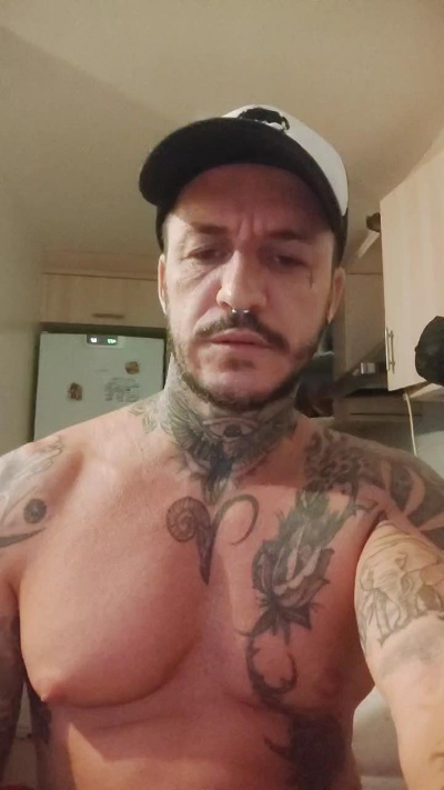 nano381 live cam on Cam4