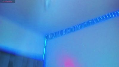 naomi_west_x live cam on Cam4