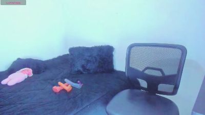 naomi_west_x live cam on Cam4