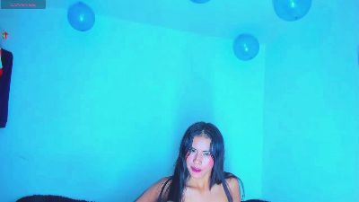 naomi_west_x live cam on Cam4