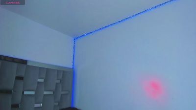 naomi_west_x live cam on Cam4